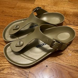 New in box never worn Birkenstock Gizeh EVA sandals EU size 36 in Glamour Gold